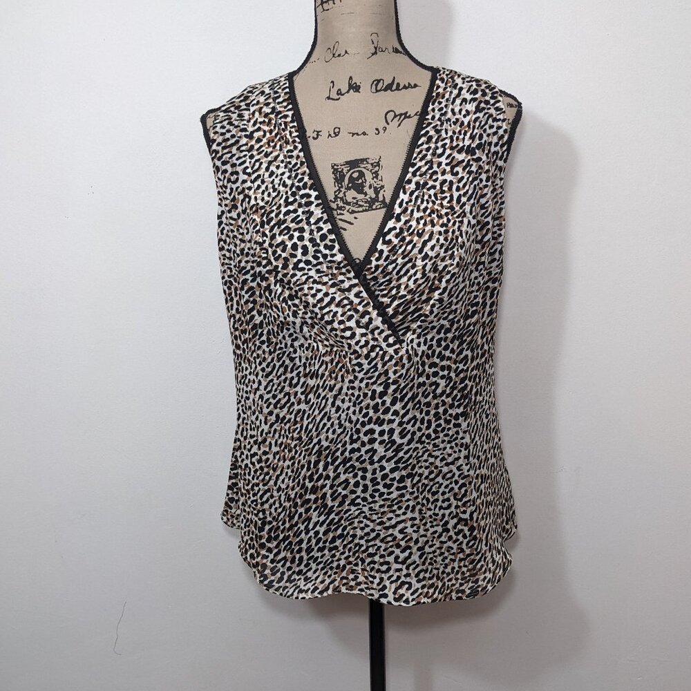 White House Black Market Sleeveless V Neck Draped Surplice Shell Blouse Top sz 6